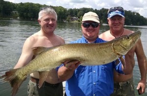 (Fish 1 of 4) 1st career musky (40.5") for Jeff on his first time musky fishing!